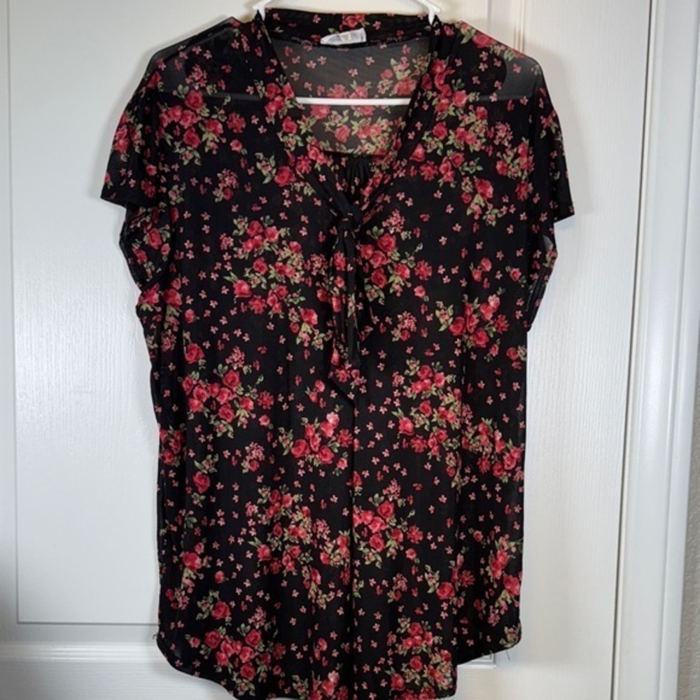 Siren Lily Black Floral Necktie V-Neck Blouse Size 1X EUC #5748